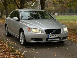 Ljusgrå Begagnad 2006 Volvo S80 Sedan | 44 999 kr (Bra pris)