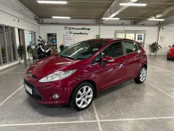 Röd Begagnad 2011 Ford Fiesta Titanium Halvkombi | 39 900 kr (Marknadspris)