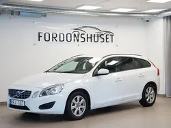 Vit Begagnad 2012 Volvo V60 Kinetic Kombi | 99 800 kr (Marknadspris)