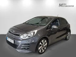 Grå Begagnad 2016 Kia Rio Halvkombi | 89 000 kr (Marknadspris)