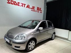 Grå Begagnad 2004 Toyota Yaris Halvkombi | 29 900 kr (Marknadspris)