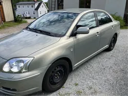 Grön Begagnad 2004 Toyota Avensis Sedan | 20 000 kr (Marknadspris)