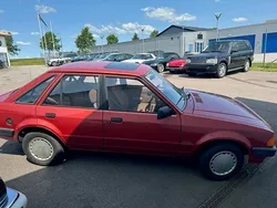 Röd Begagnad 1984 Ford Escort Halvkombi | 85 000 kr