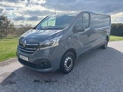 Grå Begagnad 2021 Renault Trafic Van | 234 900 kr (Lite dyr)
