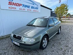 Ljusgrön (grön) Begagnad 2003 Skoda Octavia Halvkombi | 39 900 kr (Dyr)