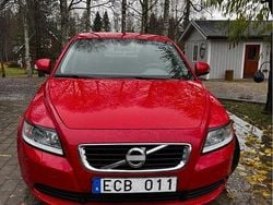 Röd Begagnad 2011 Volvo S40 Kinetic Sedan | 84 000 kr (Dyr)