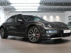 Mörkgrå Ny 2024 Porsche Taycan 4S Cross Turismo Sedan | 1 375 000 kr (Marknadspris)