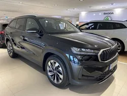 Svart (black magic pärleffekt me) Ny 2025 Skoda Kodiaq Selection SUV | 445 100 kr