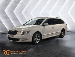 Vit Begagnad 2011 Skoda Superb Elegance Kombi | 74 800 kr (Marknadspris)