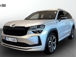 Silver (brilliant silver metallic) Begagnad 2025 Skoda Kodiaq SportLine SUV | 509 900 kr