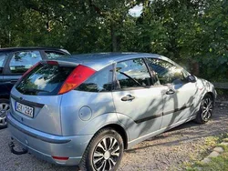 Blå Begagnad 2005 Ford Focus Halvkombi | 13 500 kr (Marknadspris)