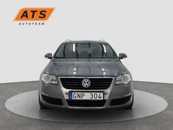 Ljusgrå Begagnad 2007 VW Passat Sportline Kombi | 24 900 kr (Marknadspris)
