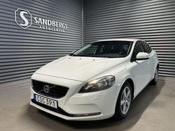 Vit Begagnad 2014 Volvo V40 Kinetic Halvkombi | 124 500 kr (Marknadspris)