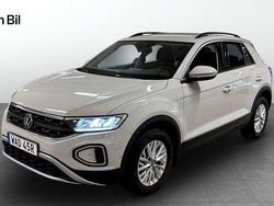 Grå Begagnad 2022 VW T-Roc SUV | 274 800 kr (Marknadspris)