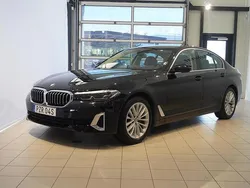 Svart Begagnad 2020 BMW 520 Luxury Line Sedan | 389 800 kr (Marknadspris)