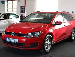 Röd Begagnad 2015 VW Golf VII Kombi | 109 900 kr (Marknadspris)