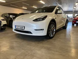 Vit Begagnad 2023 Tesla Model Y Long Range SUV | 425 500 kr (Superpris)