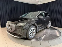 Svart (svart metallic) Begagnad 2022 Audi Q4 e-tron Advanced Plus SUV | 439 000 kr (Lite dyr)