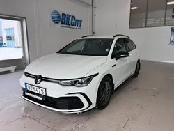 Vit Begagnad 2023 VW Golf VIII R-line Kombi | 339 900 kr (Lite dyr)