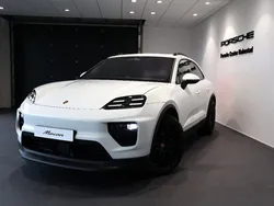 Vit (white) Begagnad 2024 Porsche Macan SUV | 1 095 000 kr (Dyr)