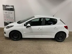 Vit Begagnad 2011 Peugeot 207 Halvkombi | 49 900 kr (Marknadspris)