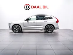 Vit Begagnad 2023 Volvo XC60 Plus SUV | 419 700 kr (Marknadspris)