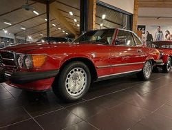 Vit Begagnad 1987 Mercedes 560 Cab | 325 000 kr