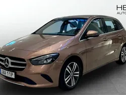 Ljusbrun (brown) Begagnad 2022 Mercedes B180 Minibuss | 274 900 kr (Marknadspris)