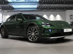 Mörkgrön (grön) Begagnad 2024 Porsche Taycan Cross Turismo Sedan | 1 225 000 kr