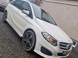 Vit Begagnad 2019 Mercedes B220 Minibuss | 100 000 kr