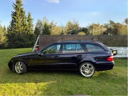 Blå Begagnad 2004 Mercedes E240 Kombi | 28 000 kr (Superpris)