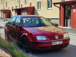 Röd Begagnad 2001 VW Bora Basis Sedan | 20 000 kr