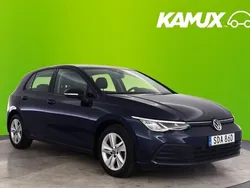 Blå Begagnad 2021 VW Golf VIII Halvkombi | 214 700 kr (Marknadspris)