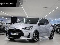 Silver Begagnad 2020 Toyota Yaris Hybrid Style Halvkombi | 209 900 kr (Marknadspris)