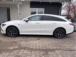 Vit Begagnad 2021 Mercedes CLA250e Shooting Brake AMG Kombi | 319 000 kr (Marknadspris)