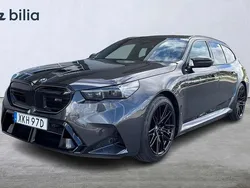 Grå Ny 2025 BMW M5 Kombi | 1 729 900 kr (Marknadspris)