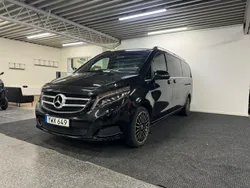 Svart Begagnad 2018 Mercedes V220 Avantgarde Minibuss | 549 900 kr