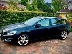 Svart Begagnad 2018 Volvo V60 Summum Kombi | 143 000 kr (Superpris)