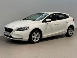 Vit Begagnad 2016 Volvo V40 Business Edition Kombi | 154 500 kr (Marknadspris)