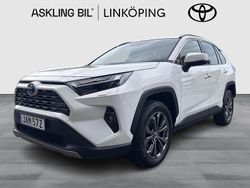 Vit Begagnad 2023 Toyota RAV4 Hybrid Executive SUV | 415 000 kr (Marknadspris)