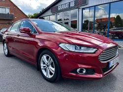 Mörkröd (röd met) Begagnad 2016 Ford Mondeo Titanium Halvkombi | 149 900 kr (Marknadspris)