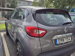 Grå Begagnad 2015 Renault Captur SUV | 52 000 kr