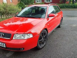 Röd Begagnad 2001 Audi A4 Ambition Kombi | 5 000 kr (Superpris)