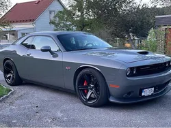 Grå Begagnad 2018 Dodge Challenger Sportkupé | 499 000 kr (Marknadspris)