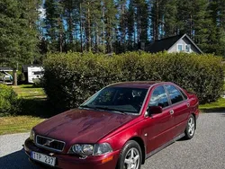 Röd Begagnad 2003 Volvo S40 Sedan | 19 000 kr (Marknadspris)