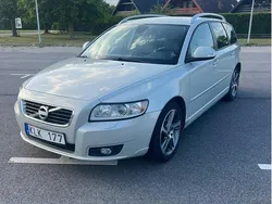 Vit Begagnad 2012 Volvo V50 Momentum Kombi | 64 900 kr (Marknadspris)