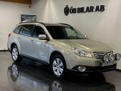 Ljusgul (gul) Begagnad 2010 Subaru Outback SUV | 89 900 kr (Marknadspris)