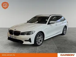Vit Begagnad 2020 BMW 330e Shadowline Kombi | 254 900 kr (Marknadspris)