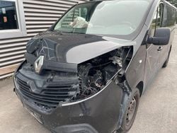Svart Begagnad 2018 Renault Trafic Van | 45 000 kr
