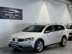 Vit Begagnad 2014 VW Passat R-line Kombi | 99 900 kr (Marknadspris)